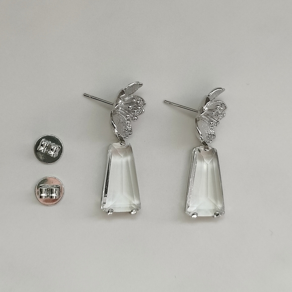 FINAL CLEARANCE NEW HANDMADE RHODIUM COPPER STUD FLOWER EARRINGS CLEAR CRYSTAL - Picture 4 of 7